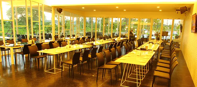 ห้องประชุมขนาดกลาง ริมน้ำ บรรยากาศส่วนตัว